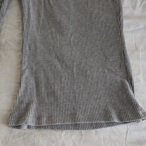 Live Well Ribbed Lounge Set - Picture 12 of 16